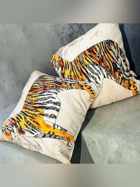 Two stylized tiger pillows, indoor/outdoor, high-quality inserts, spotless